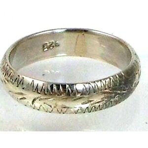 925 Sterling Silver Handcrafted Diamond-Cut Ring Size 5 Vintage Thailand 2.7g 4m